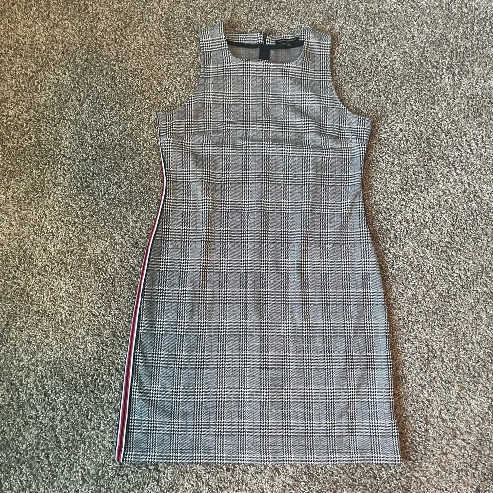 Banana Republic Sheath Dress - Picture 10 of 13